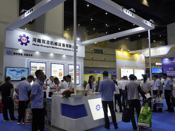 會展隨行，服務有我_河南雙志
